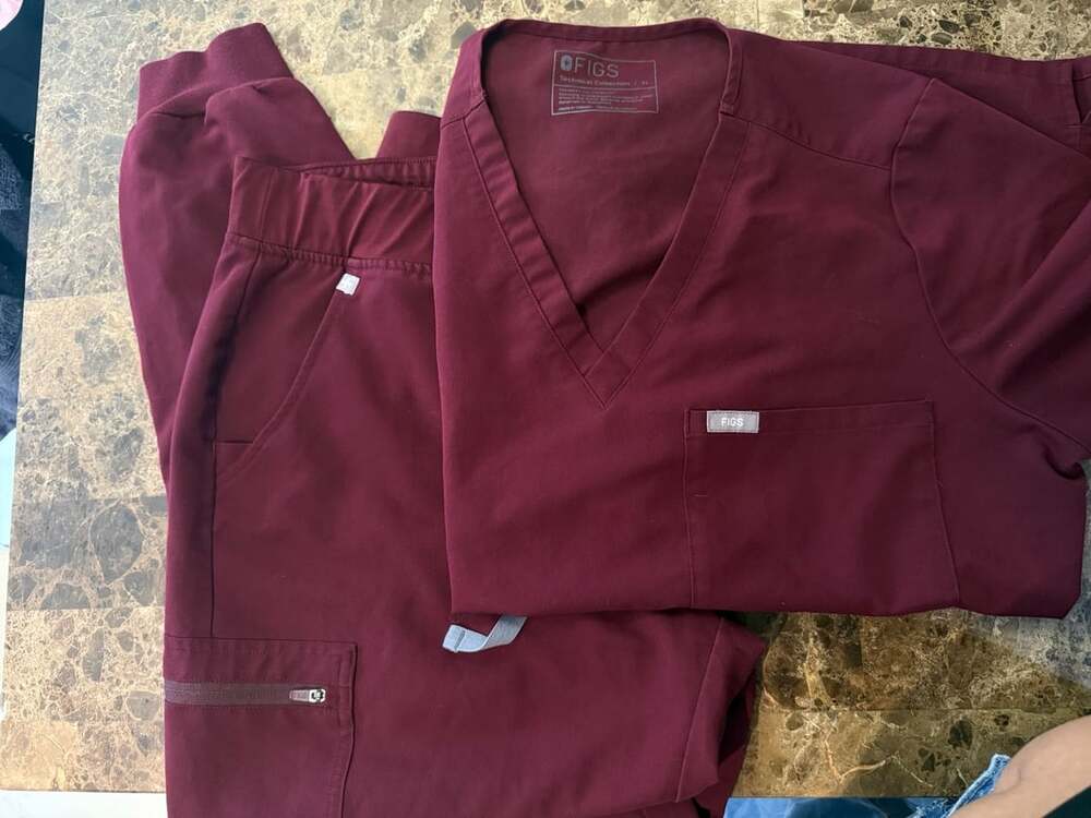 FIGS Scrub Set Size XL Burgundy Technical Collection